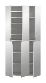 Frontansicht einer weißen Garderobenkombination mit mehreren offenen Türen und Regalböden.