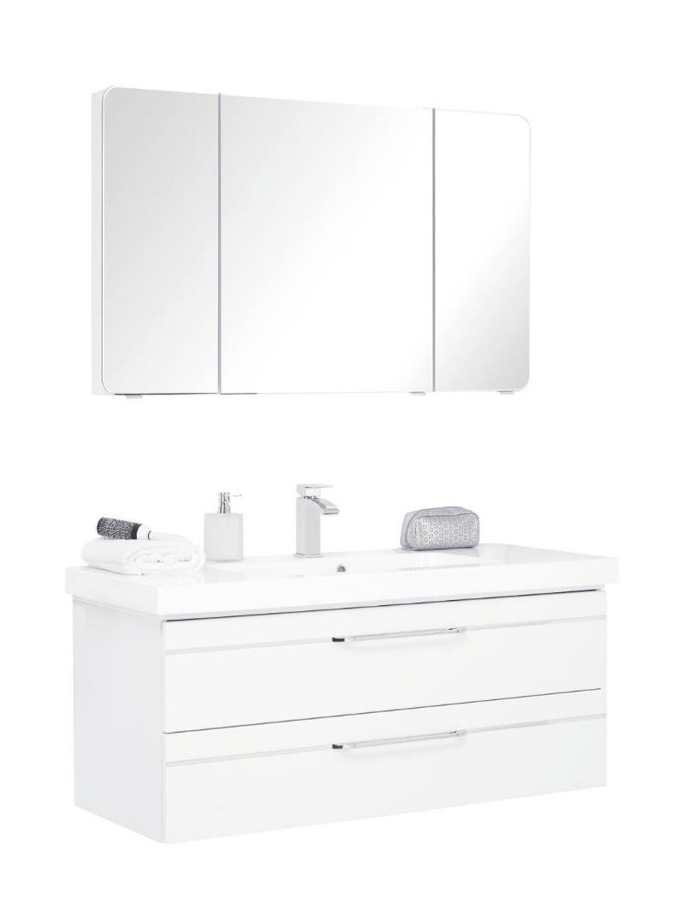 Moderne Badkombination mit weißem Waschtisch und Spiegelschrank, frontale Ansicht