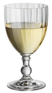 Klarer Weinkelch mit 240ml Fassungsvermögen, gefüllt mit Weißwein, seitliche Perspektive