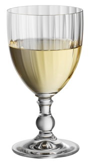 Klarer Weinkelch mit 240ml Fassungsvermögen, gefüllt mit Weißwein, seitliche Perspektive