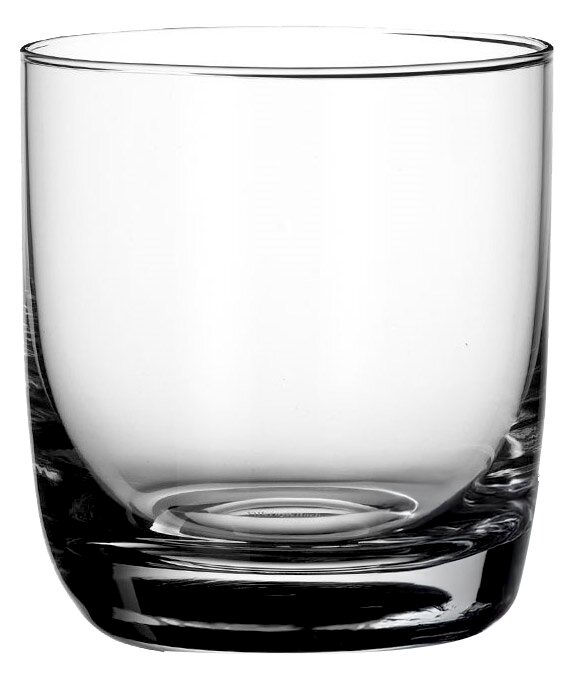 Klarer Whiskybecher aus Glas, seitliche Perspektive