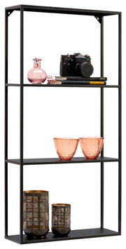 Schwarzes Wandregal mit drei Ebenen, dekoriert mit einer Kamera, Büchern, rosa Vasen und Teelichthaltern, seitliche Perspektive.