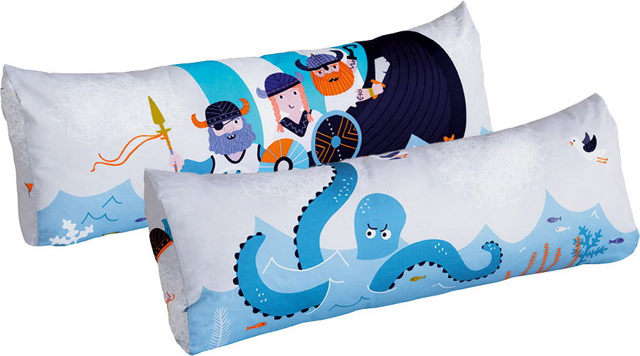 Rückenkissen mit Wikinger- und Oktopus-Motiv, seitliche Perspektive
