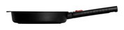 Seitenansicht einer Gusspfanne Eco Logic 28cm mit abnehmbarem Griff.