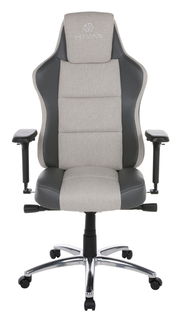 Frontansicht eines modernen Gaming-Stuhls mit grauem Stoff und schwarzen Akzenten, verstellbaren Armlehnen und einem stabilen Metallfuß mit Rollen.