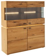 Hochwertiges Highboard aus Holz mit Glaselementen und integrierter Beleuchtung, seitliche Perspektive