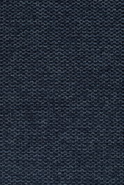 Nahaufnahme eines dunkelblauen, strukturierten Stoffes in einer Webmusterung, von oben betrachtet.