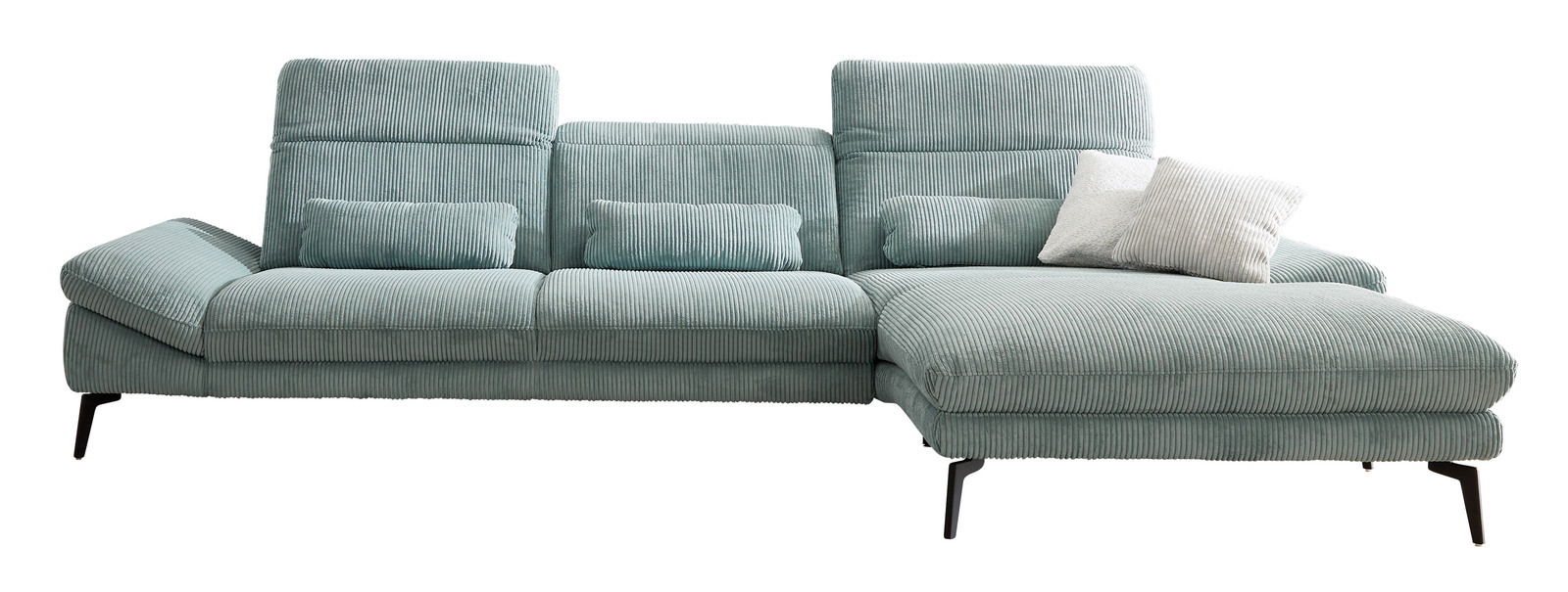 Grüne Longchairkombination mit geripptem Stoffbezug, bestehend aus einem Sofa mit drei Sitzplätzen und einer rechtsseitigen Chaiselongue. Vorderansicht.