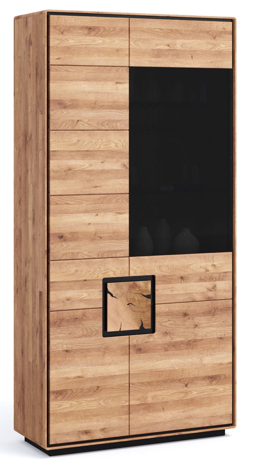 Hoher zweitüriger Holzschrank in Eichenoptik mit schwarzem Glaseinsatz und quadratischem Griffdetail, freigestellt auf weißem Hintergrund, perspektivisch in leichter Linksdrehung von vorne aufgenommen