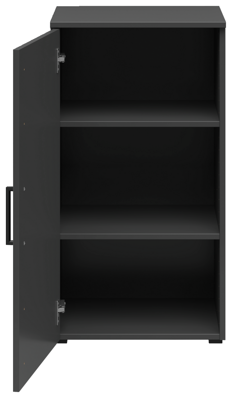 Schwarze Kommode mit geöffneter Tür und zwei Einlegeböden, Frontalansicht