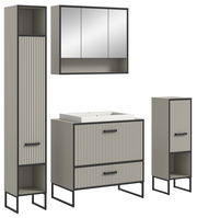 Moderne Badkombination mit vertikalen Streifen, bestehend aus einem hohen Schrank, einem Waschbeckenunterschrank mit Waschbecken, einem Spiegelschrank und einem kleinen Schrank, frontal betrachtet.