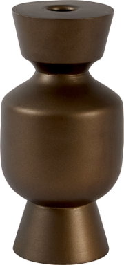Decoratieve bronzen kandelaar met geometrisch silhouet, centraal van voren en licht van boven weergegeven tegen een witte achtergrond