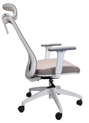 Moderner Drehstuhl mit ergonomischer Rückenlehne und Kopfstütze, seitliche Perspektive