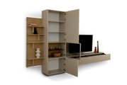 Moderne beige tv-wandkast met houtaccenten, open deuren, ruime legplanken en geïntegreerd tv-meubel, schuin van voren gezien