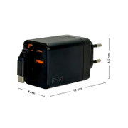 Schwarzes GaN-USB-Ladegerät mit EU-Stecker, 65 W, mit ausklappbarem USB-C-Kabel sowie USB-C- und USB-A-Anschlüssen; Ansicht schräg von vorn links, Maße ca. 10 x 4 x 4,5 cm
