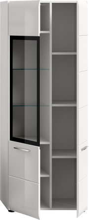 Weißer Hochschrank mit teils geöffneter Tür, links mit getöntem Glaseinsatz und Glasböden, rechts offene Regalfächer; Frontansicht in leichter Schrägperspektive.