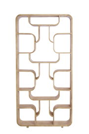 Frontale Ansicht eines modernen, offenen Standregals aus Holz mit asymmetrischen Fächern.