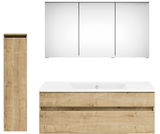 Frontale Ansicht einer Badkombination mit Holzoptik-Unterschrank, weißem Waschbecken und dreiteiligem Spiegelschrank.