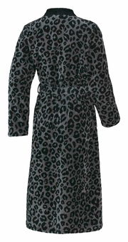 Rückansicht eines Bademantels mit Leopardenmuster in Grau und Schwarz.