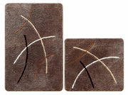 Zweiteiliges Badematten-Set Mikado in Braun mit geschwungenen Linien in verschiedenen Farben, aus der Vogelperspektive fotografiert.