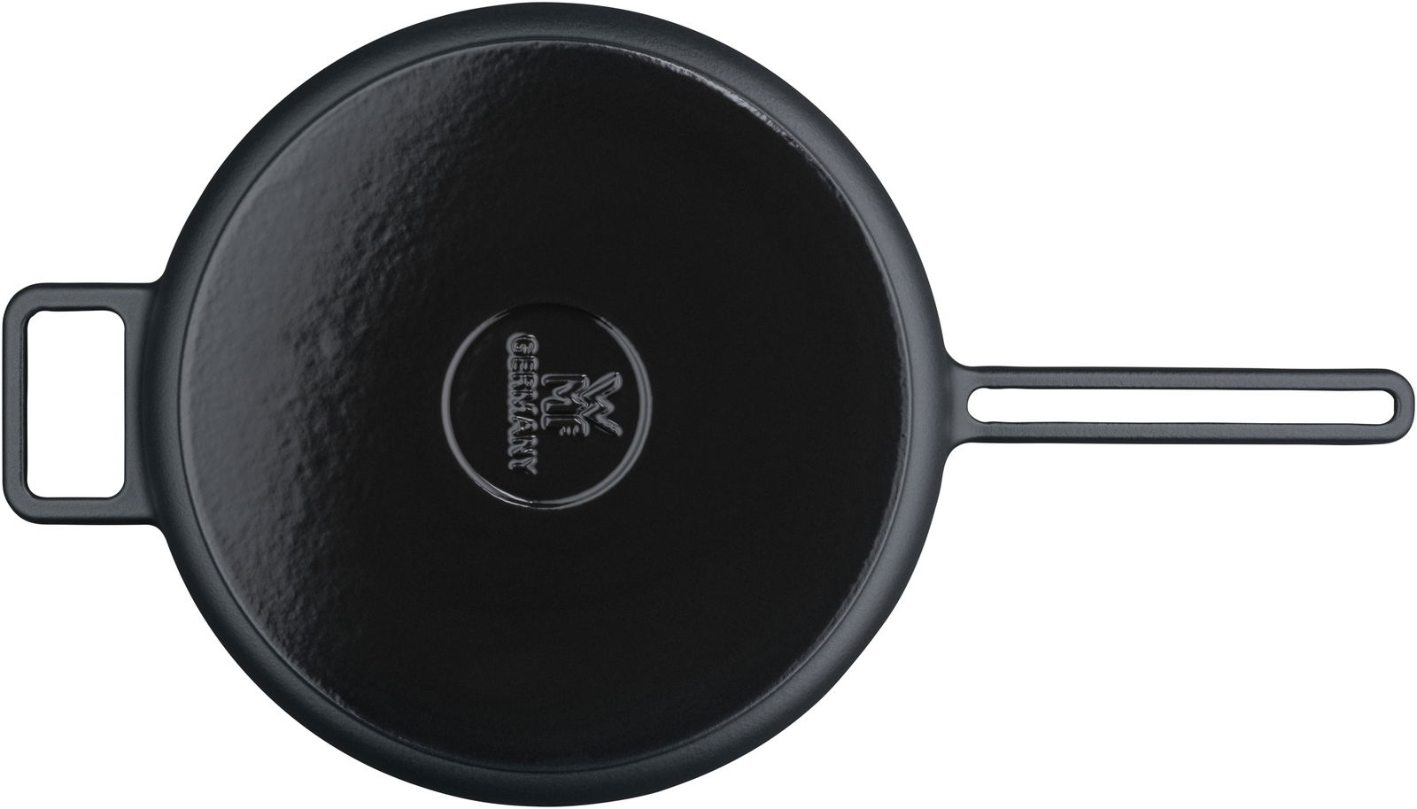 Ansicht von oben auf eine schwarze Sautierpfanne mit zwei Griffen und einem Logo in der Mitte.