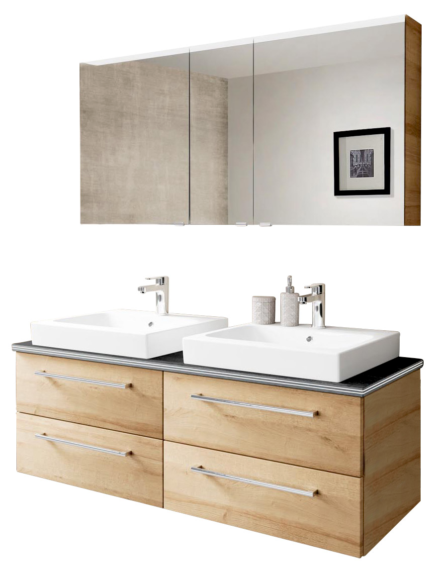 Moderne Badkombination mit Doppelwaschbecken und Spiegelschrank in Holzoptik, frontal betrachtet.
