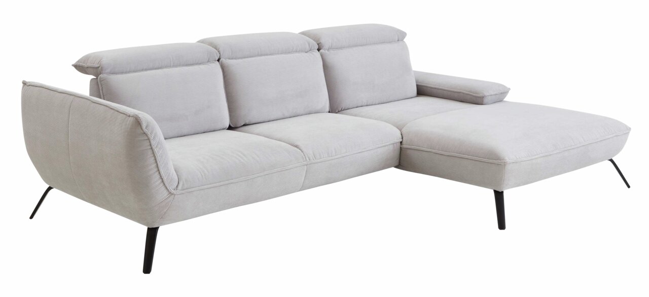 Graues Longchair-Sofa mit drei Rückenkissen und schwarzen Metallbeinen, seitliche Perspektive