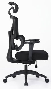 Moderne zwarte draaistoel met ergonomische rugleuning en hoofdsteun, zijaanzicht