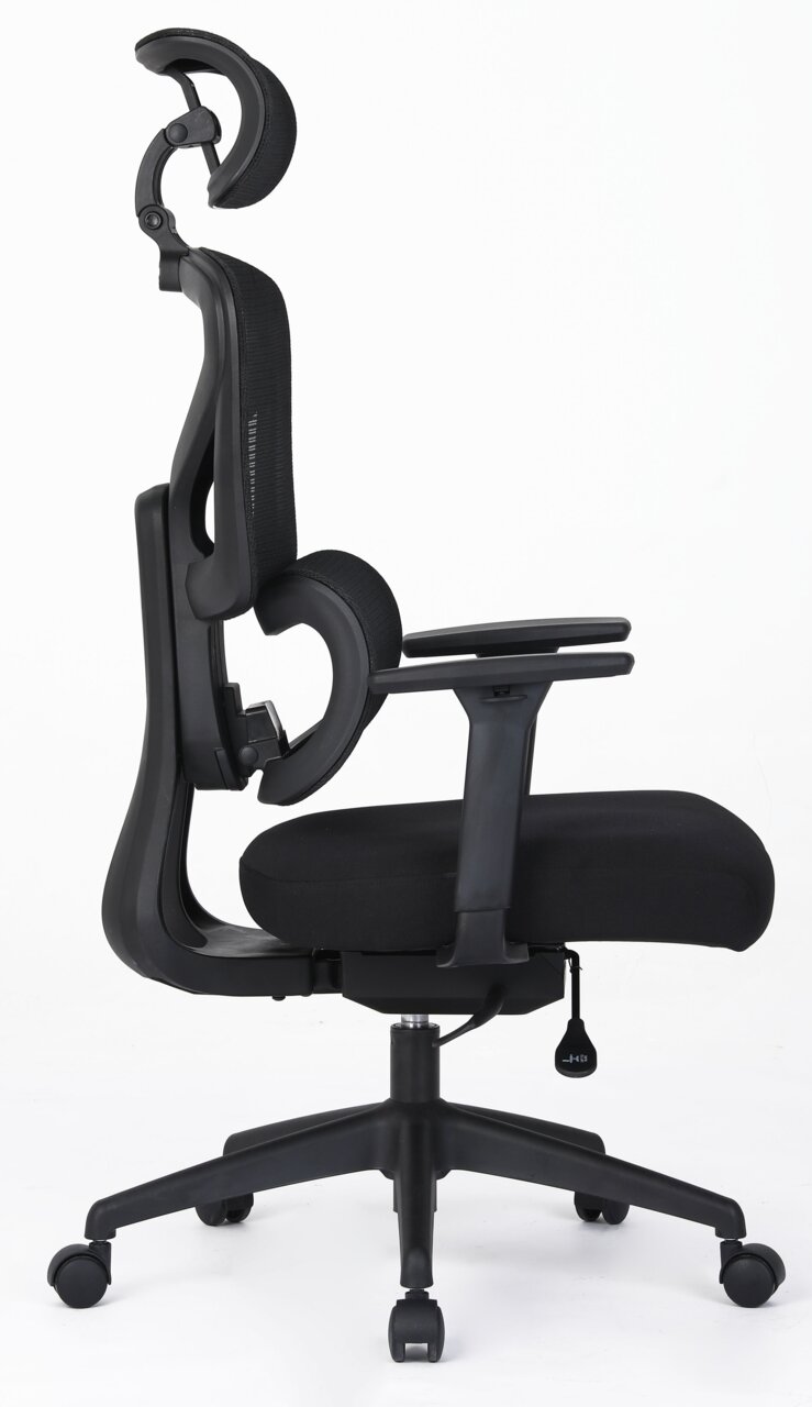 Moderne zwarte draaistoel met ergonomische rugleuning en hoofdsteun, zijaanzicht
