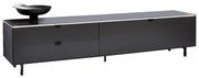 Modern, zwart tv-lowboard met een slank ontwerp en metalen poten, gezien vanaf de zijkant.