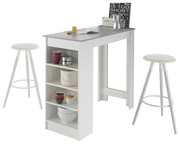 Moderner weißer Bartisch mit integriertem Regal, dekoriert mit Geschirr und Accessoires, aus seitlicher Perspektive fotografiert.