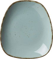 Vogelperspektive auf einen blauen, quadratischen Dessertteller mit gesprenkeltem Design und rustikalem Rand.