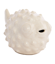 Keramik-Ornament in Form eines Kugelfisches, seitliche Perspektive