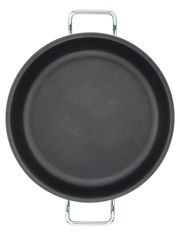 Vogelperspektive auf eine schwarze Servierpfanne XL CLASSIC mit zwei silbernen Griffen, 24 cm Durchmesser.