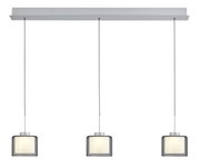 Drievoudige LED-hanglamp in een modern, minimalistisch ontwerp, hier van voren afgebeeld. De lampen hebben een elegante, zilveren afwerking en hangen aan dunne kabels aan een rechthoekige plafondbevestiging.