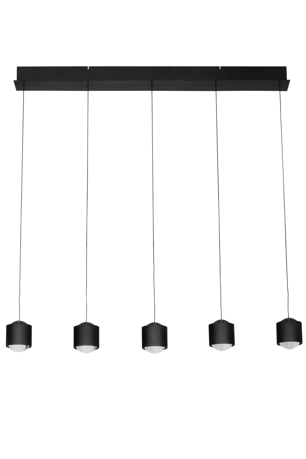 Moderne LED-Hängeleuchte mit fünf schwarzen Lampenschirmen, frontal betrachtet.