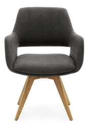 Moderne fauteuil met grijze bekleding en houten poten, vooraanzicht