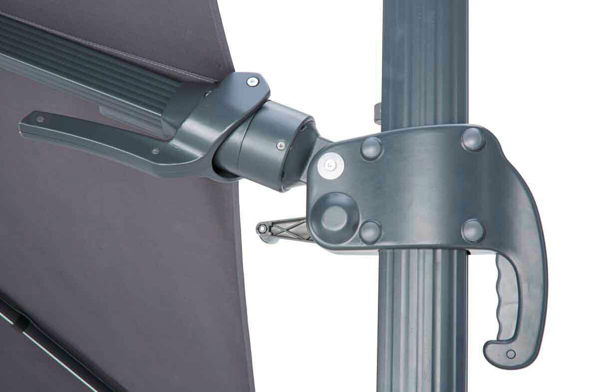 Nahaufnahme eines grauen Ampelschirms mit Hebelmechanismus, seitliche Perspektive