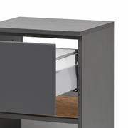 Grauer Unterschrank mit offener Schublade, seitliche Perspektive