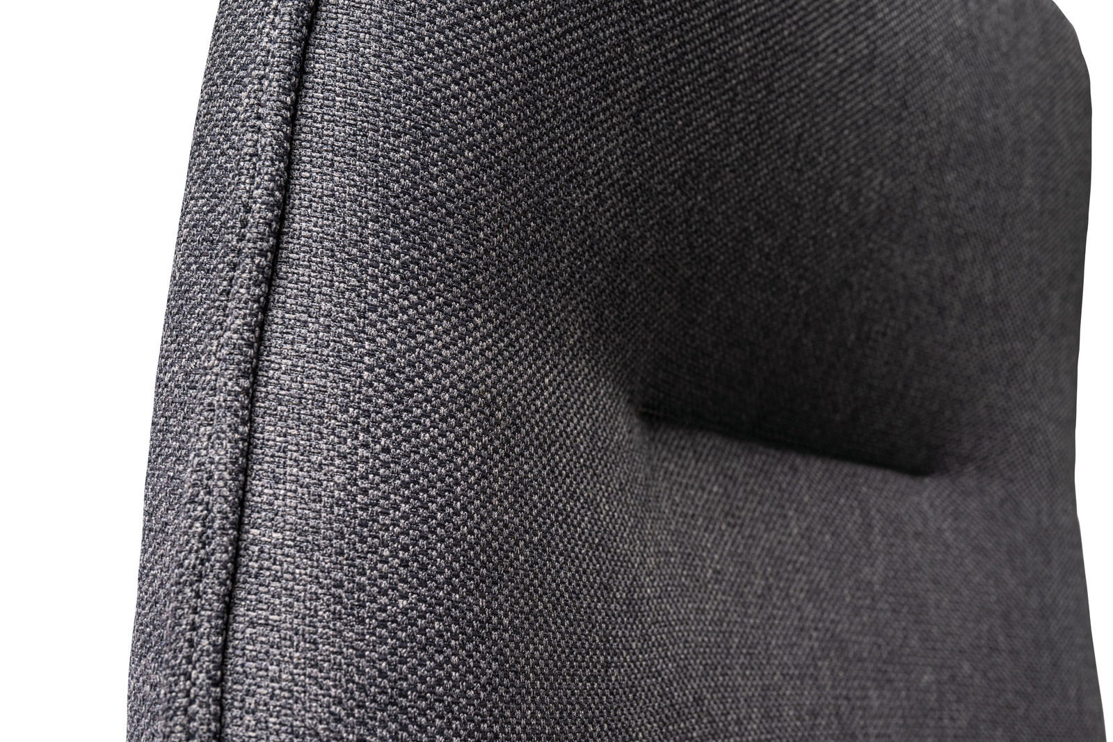 Nahaufnahme der Rückenlehne eines XL-Drehstuhls mit grauem Stoffbezug, seitliche Perspektive