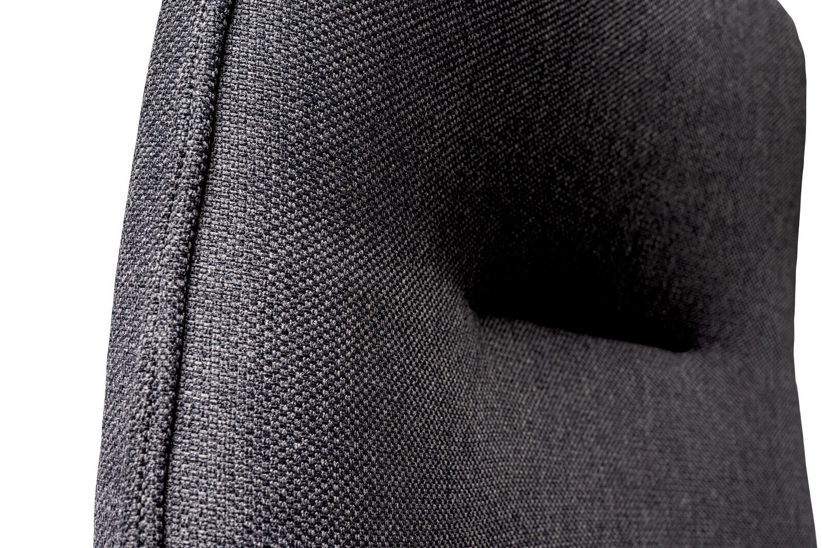 Nahaufnahme der Rückenlehne eines XL-Drehstuhls mit grauem Stoffbezug, seitliche Perspektive