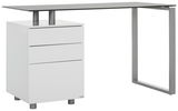 Moderner Schreibtisch mit weißem Korpus und drei Schubladen, seitliche Perspektive