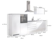 Witte keukenopstelling van ca. 200 cm breed met grijs werkblad, ingebouwde oven, spoelbak en afzuigkap; maatvoering zichtbaar; gefotografeerd in schuin vooraanzicht op witte achtergrond.