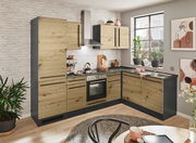 Moderne L-förmige Küche mit Holzfronten und schwarzen Akzenten, Blick von vorne links