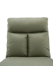 Grüner Stuhl mit gepolsterter Rückenlehne, Vorderansicht