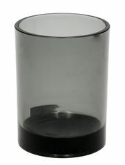 Transparenter grauer Becher aus seitlicher Perspektive