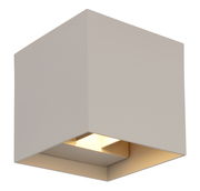 Moderne, kubische Außen-Wandleuchte in Beige, seitliche Perspektive