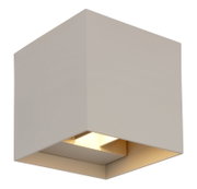 Moderne, kubische Außen-Wandleuchte in Beige, seitliche Perspektive