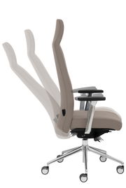 Seitenansicht eines verstellbaren Chefsessels mit ergonomischer Rückenlehne und Armlehnen, auf einem stabilen Drehfuß mit Rollen.