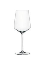 Elegantes Kelchglas aus der Frontalperspektive, ideal für stilvolle Anlässe.